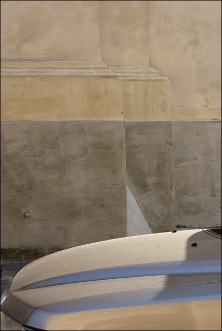 2011, Львов, "Гуляя со Смоляниновым/ гуляя с Музалевым", Дзыга, 2011, Москва, "Потеря первоначального значения", 2012, Москва, галерея "Легранд"